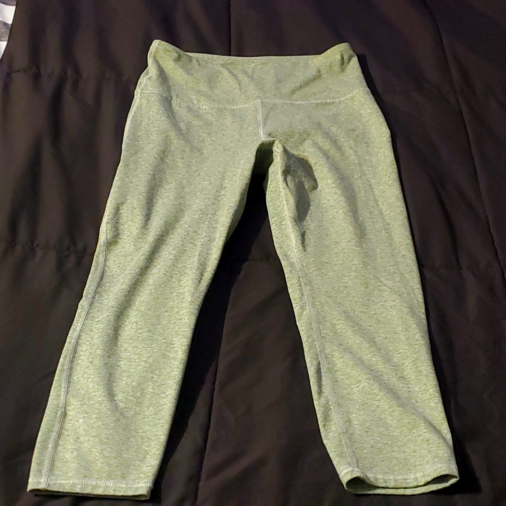 Capri workout leggings